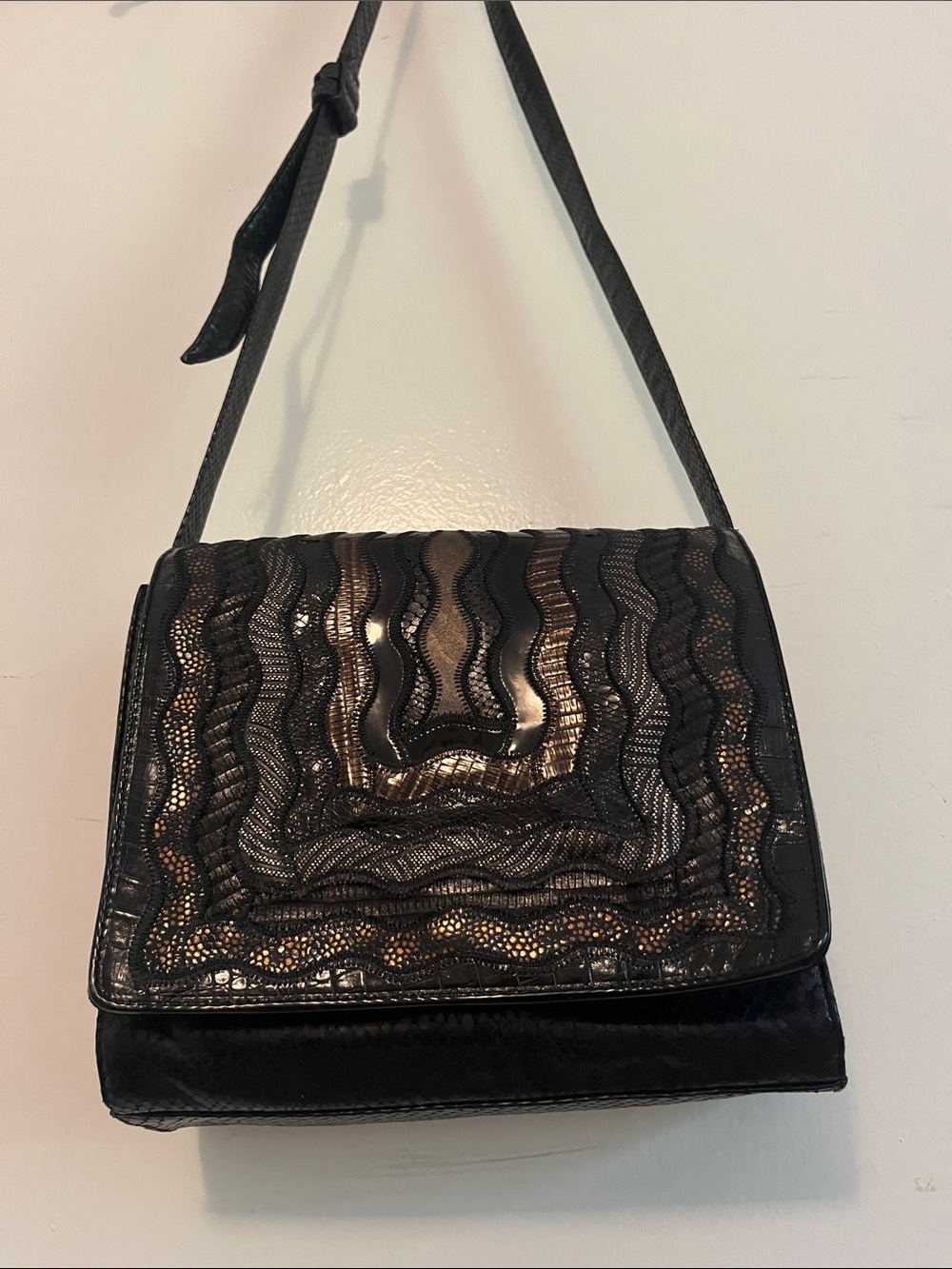 VTG Sharif lizard croc embossed leather bag